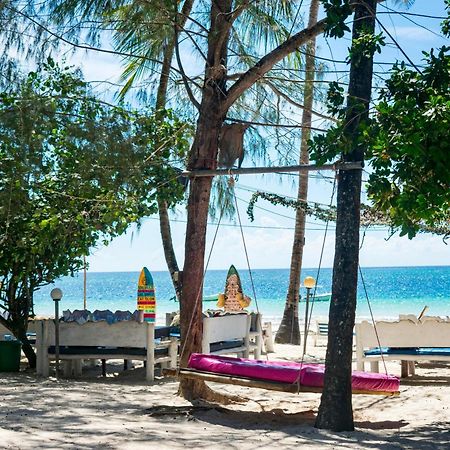 Soul Breeze Beach Resort Диани-Бич Экстерьер фото
