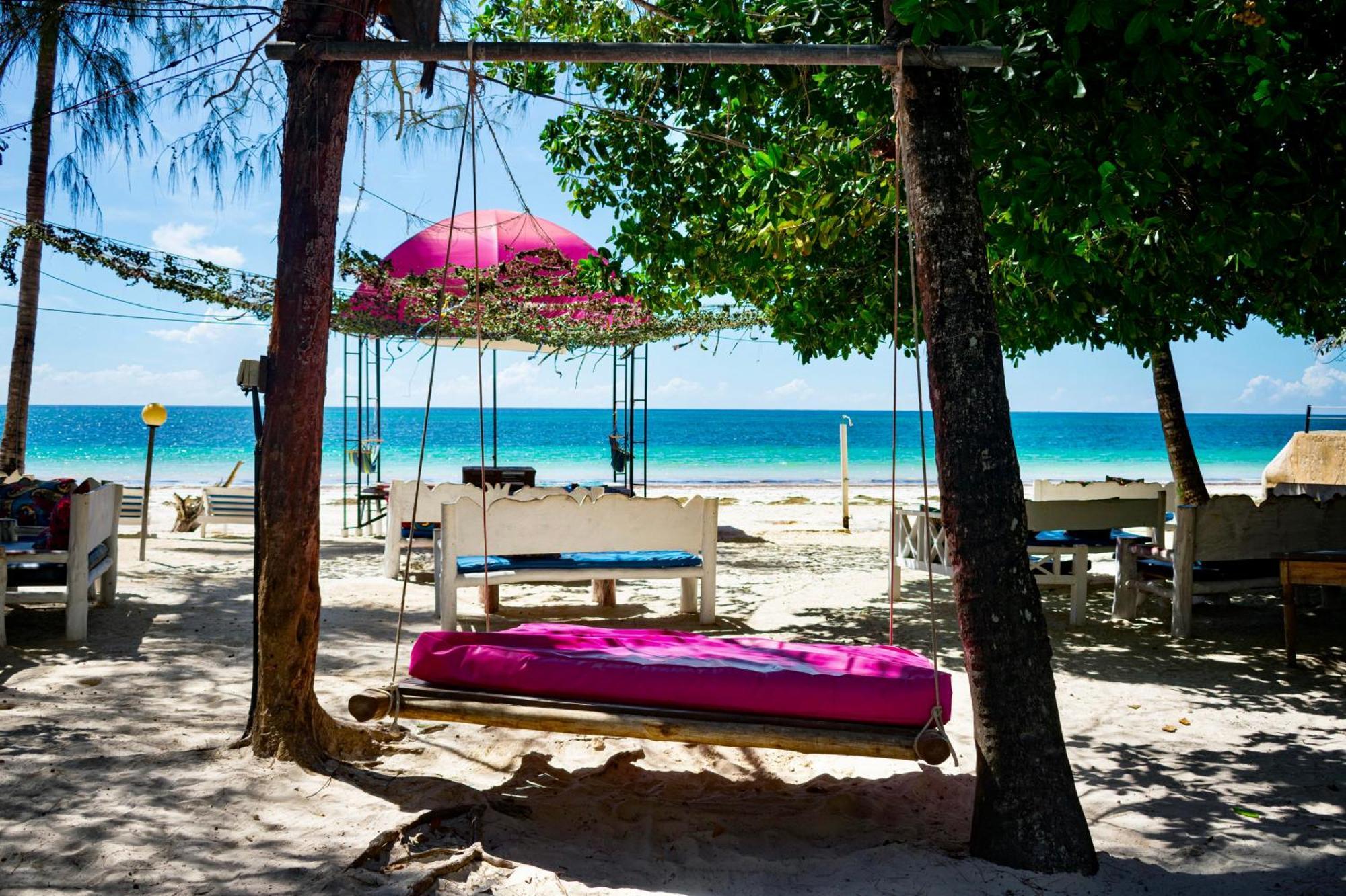 Soul Breeze Beach Resort Диани-Бич Экстерьер фото